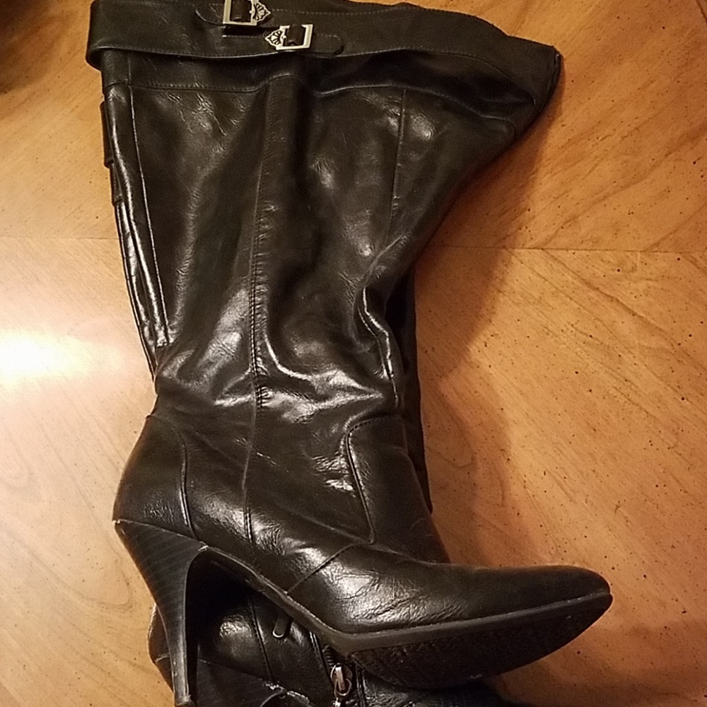 Black boots